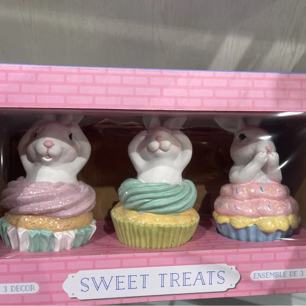 Easter Cupcakes Bunny Lamb & Chick Sweet Treats Set of 3 Resin NWT